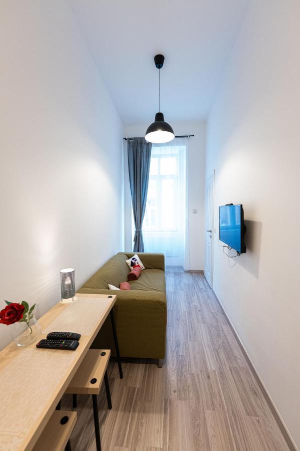 King Seventeen Homes Budapest Esterno foto