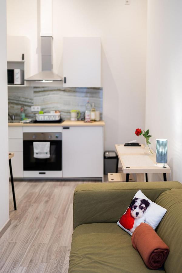 King Seventeen Homes Budapest Esterno foto