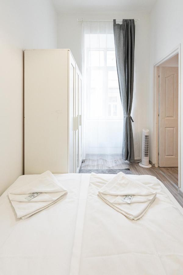 King Seventeen Homes Budapest Esterno foto