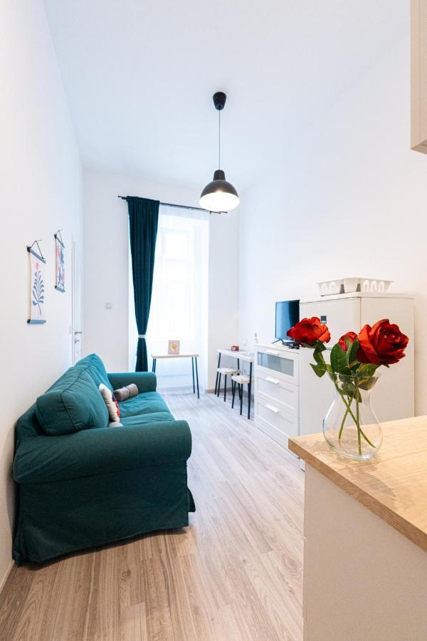 King Seventeen Homes Budapest Esterno foto