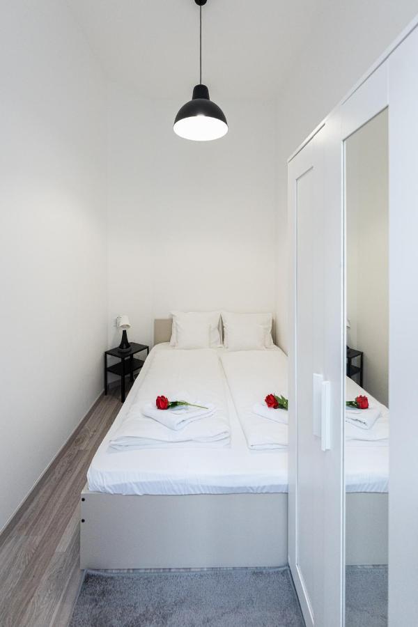 King Seventeen Homes Budapest Esterno foto